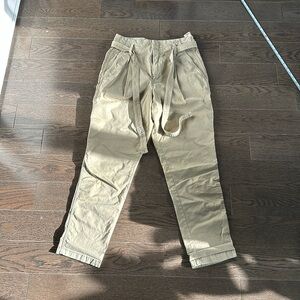 Women’s belted GAP khaki